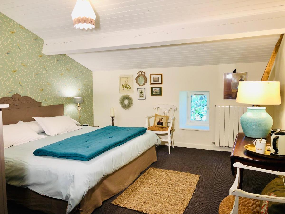 Bed and Breakfast Du Cote De L'Ombriere Geay  Екстер'єр фото